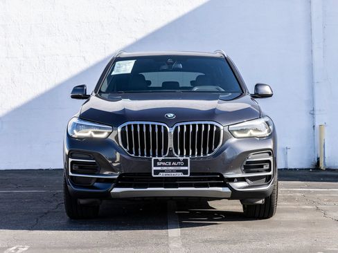 Used 2022 BMW X5 xDrive40i w/ Parking Assistance Package AWD/4WD image 2