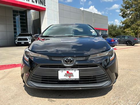Used 2024 Toyota Corolla LE FWD image 3