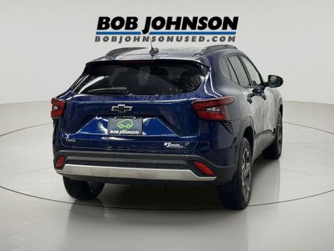 Certified 2024 Chevrolet Trax LT w/ Driver Confidence Package image 9