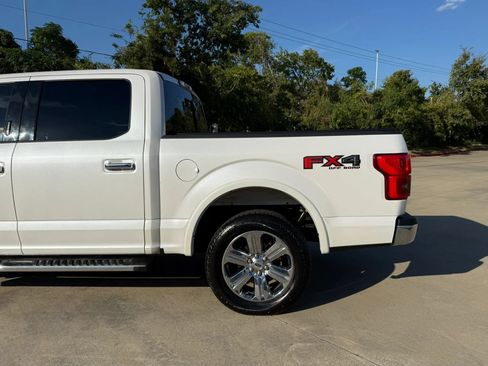 Used 2018 Ford F150 Lariat w/ Equipment Group 502A Luxury AWD/4WD image 16