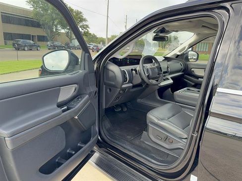 Used 2025 Ford Expedition Active AWD/4WD image 7