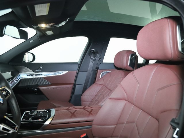 Used 2026 BMW 740i xDrive AWD/4WD image 18