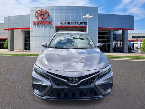 Used 2021 Toyota Camry SE image 5