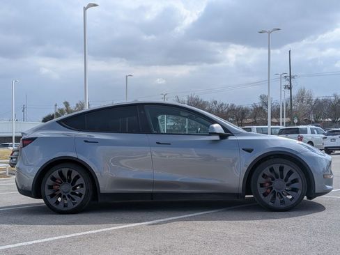 Used 2025 Tesla Model Y Performance image 4