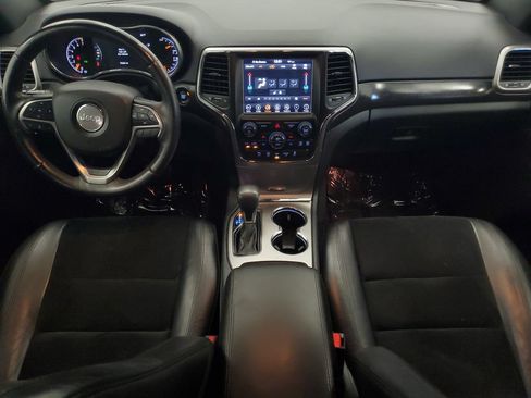 Used 2018 Jeep Grand Cherokee Altitude AWD/4WD image 14