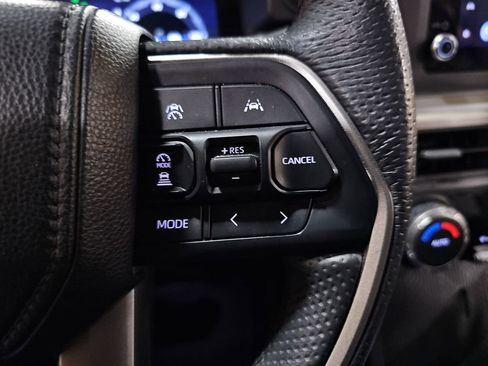 Used 2024 Toyota Tacoma TRD Off-Road image 12