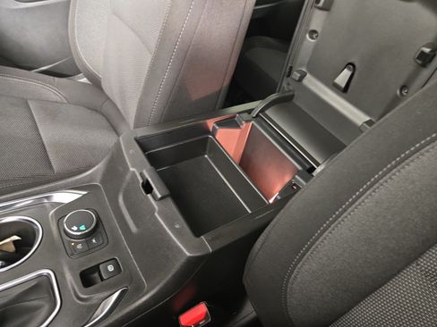 Certified 2023 Chevrolet Traverse LT FWD image 29