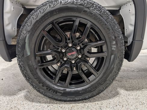 Used 2025 GMC Sierra 1500 Elevation AWD/4WD image 11