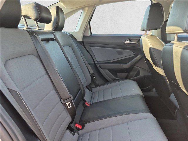 Used 2025 Volkswagen Jetta SE FWD image 20