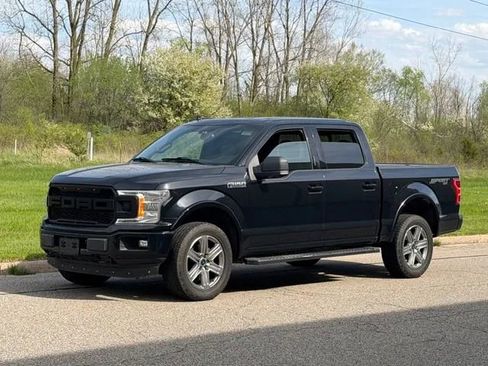 Used 2018 Ford F150 XLT w/ Equipment Group 302A Luxury AWD/4WD image 4