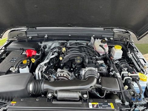 Used 2024 Jeep Gladiator Sport AWD/4WD image 27