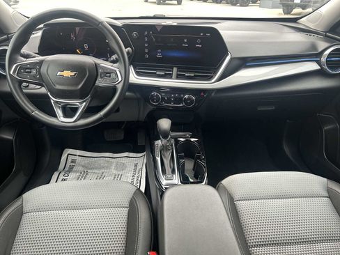 Used 2024 Chevrolet Trax LT w/ Driver Confidence Package image 18