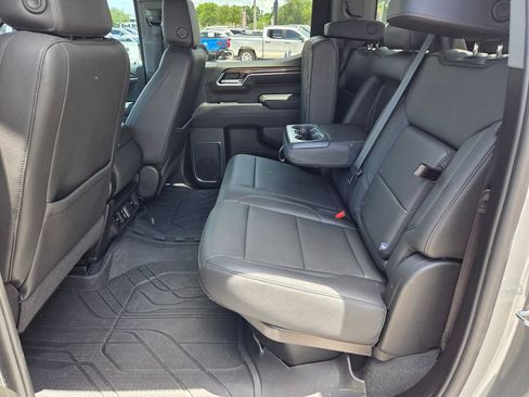 Used 2024 Chevrolet Silverado 1500 LT w/ Leather Package AWD/4WD image 7
