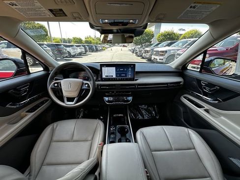 Certified 2023 Lincoln Corsair AWD w/ Equipment Group 101A image 3