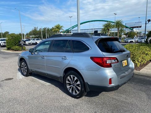 Used 2017 Subaru Outback 2.5i Limited image 2