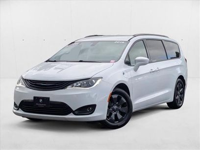 Used 2019 Chrysler Pacifica Touring-L w/ S Appearance Package