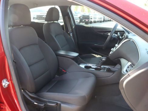 Used 2024 Chevrolet Malibu LT FWD image 35