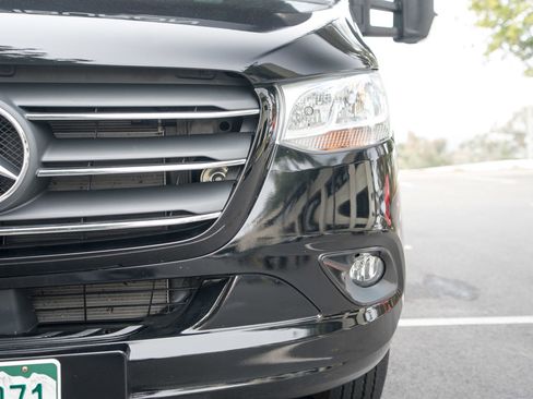 Used 2023 Mercedes-Benz Sprinter 4500 image 9