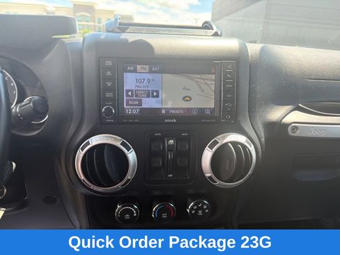 Used 2015 Jeep Wrangler Unlimited Sahara w/ Connectivity Group AWD/4WD image 16