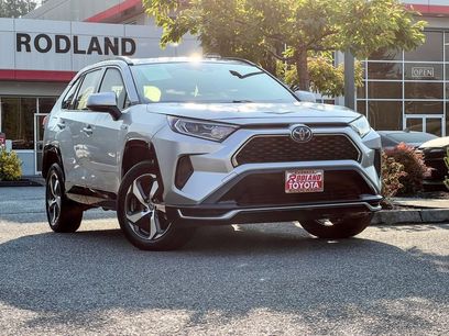 Used 2021 Toyota RAV4 SE w/ Weather & Moonroof Package