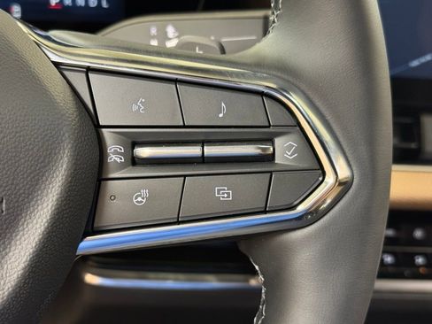 New 2026 Chevrolet Equinox ACTIV w/ Convenience Package III AWD/4WD image 37