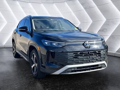 Used 2025 Volkswagen Tiguan SE