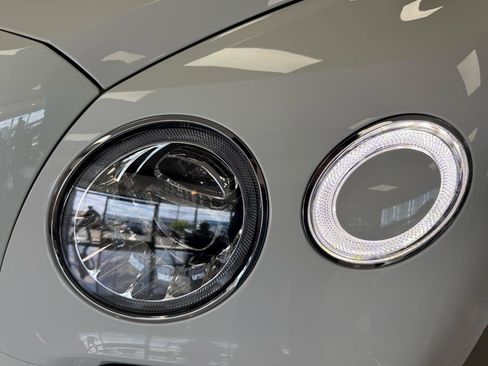 Used 2018 Bentley Bentayga Mulliner AWD/4WD image 39