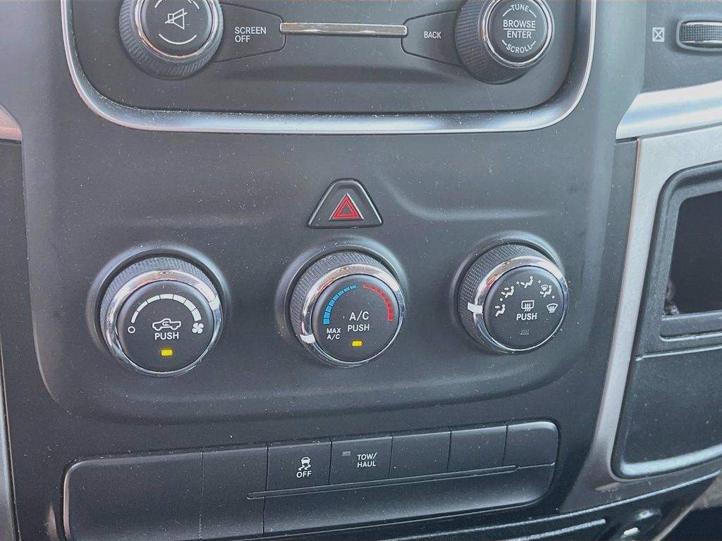 Used 2020 RAM 1500 Classic SLT AWD/4WD image 15