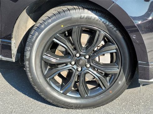 Used 2022 Ford Edge SE w/ Black Appearance Package image 12