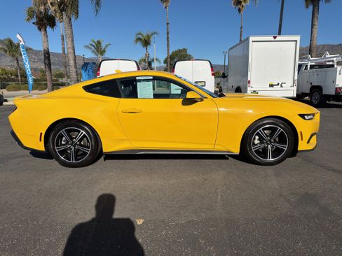 Used 2024 Ford Mustang Premium image 9