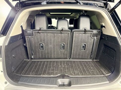 Used 2023 Nissan Pathfinder Platinum image 30