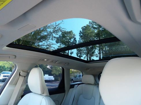 New 2026 Volvo XC60 B5 Ultra w/ Protection Package Premier image 15