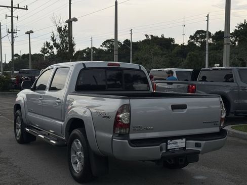Used 2011 Toyota Tacoma PreRunner w/ TRD Sport Pkg RWD image 2