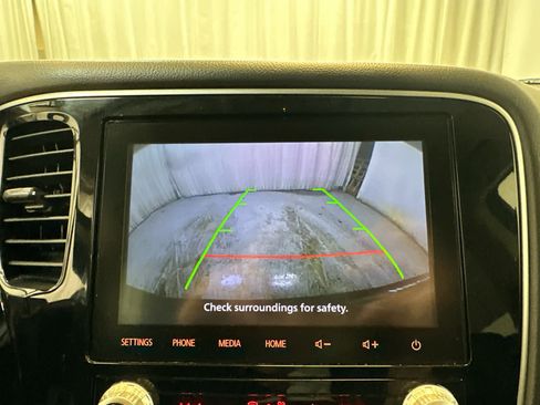 Used 2020 Mitsubishi Outlander SEL image 16