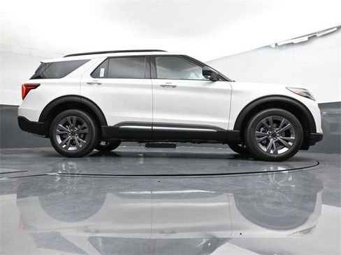 New 2025 Ford Explorer Active w/ Active Comfort Package image 35