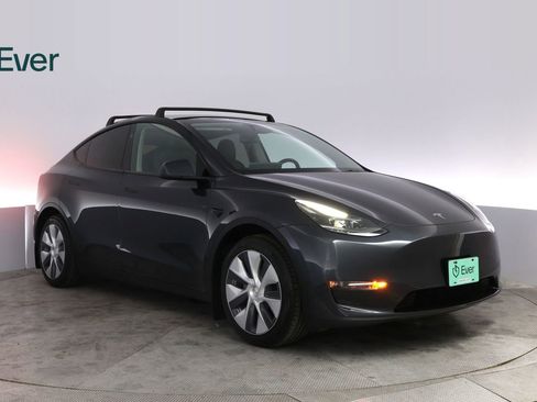 Used 2024 Tesla Model Y Long Range AWD/4WD image 13