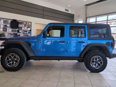 Used 2025 Jeep Wrangler Unlimited Rubicon image 7