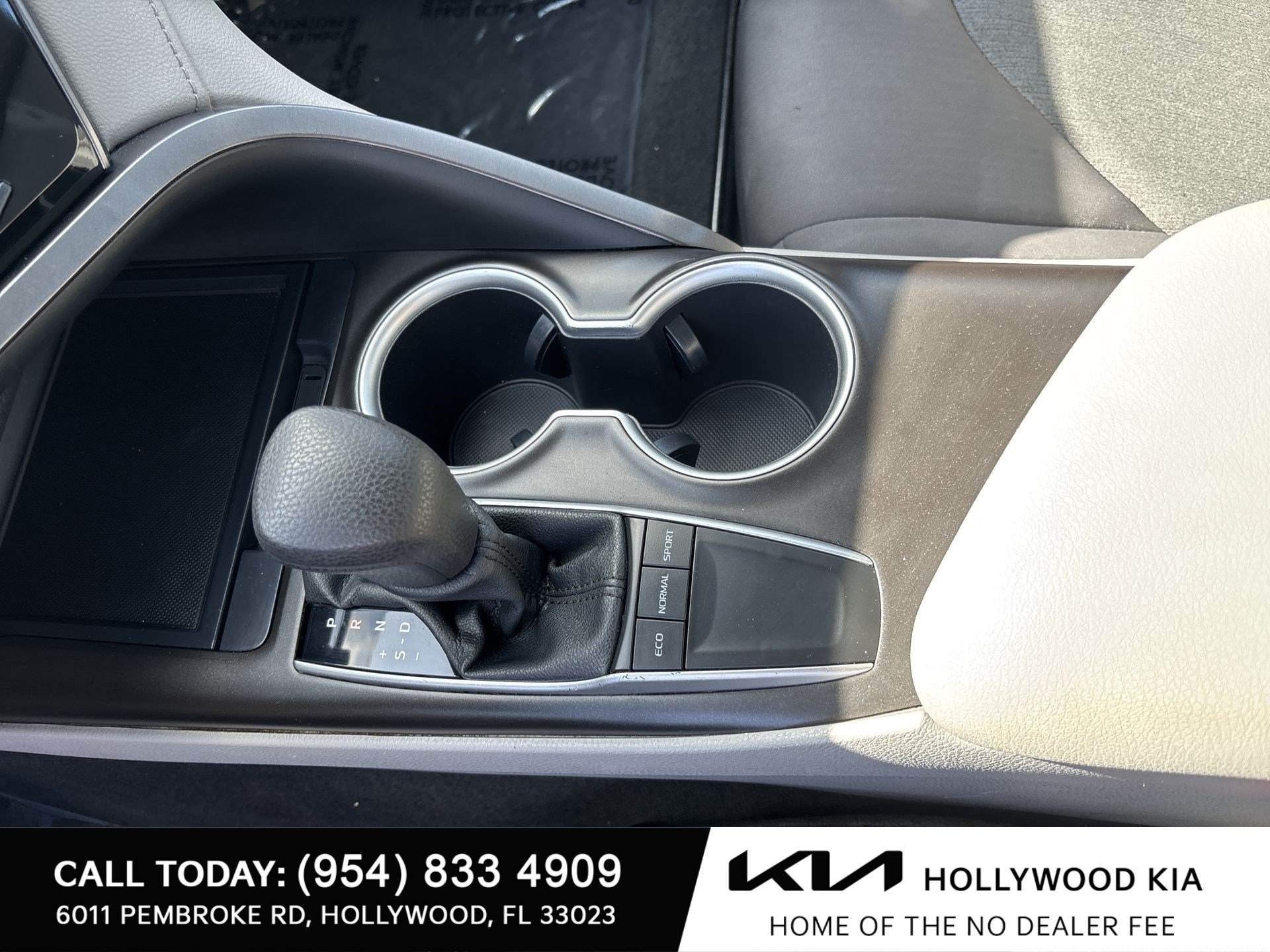 Used 2022 Toyota Camry LE FWD image 20