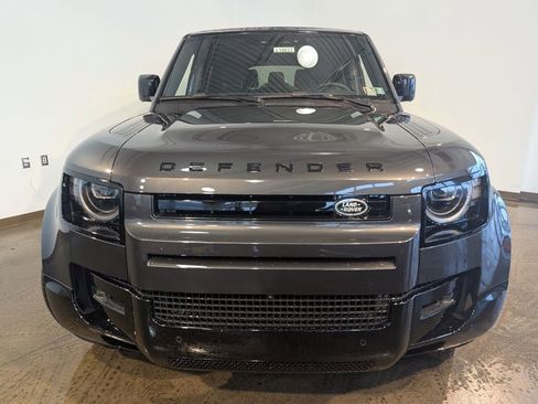 New 2026 Land Rover Defender 130 X-Dynamic SE image 2