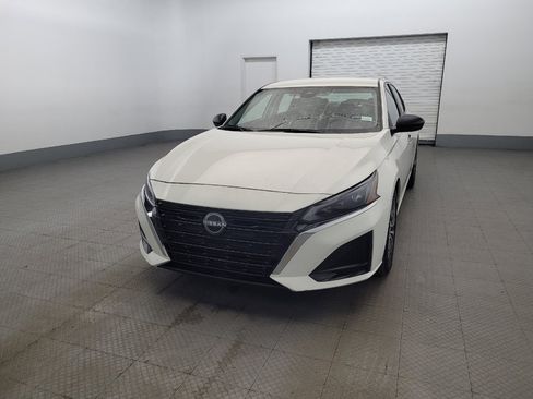 Used 2025 Nissan Altima 2.5 SV FWD image 15