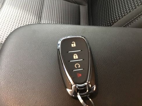 Used 2024 Chevrolet Trax LT w/ Driver Confidence Package FWD image 9