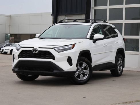 Used 2025 Toyota RAV4 XLE w/ Convenience Package AWD/4WD image 3