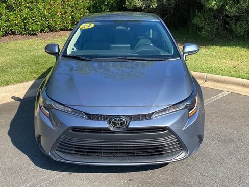 Used 2024 Toyota Corolla LE FWD image 2