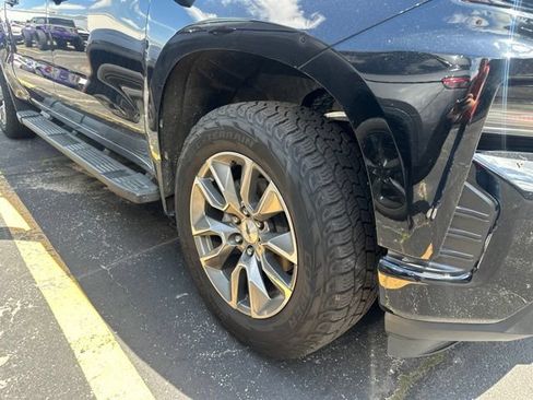 Used 2019 Chevrolet Silverado 1500 RST AWD/4WD image 3
