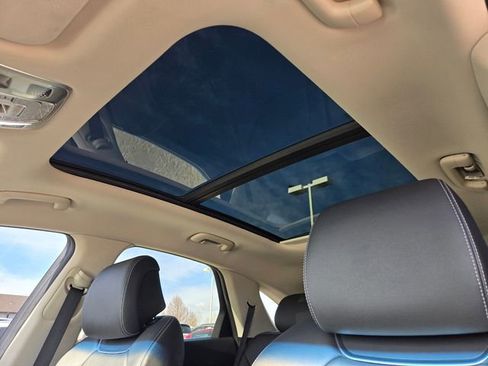 Used 2022 Genesis GV70 2.5T w/ Select Package image 6