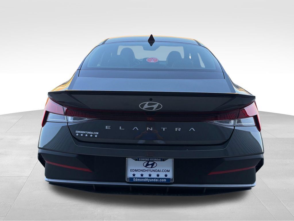 New 2026 Hyundai Elantra SEL Sport FWD image 5