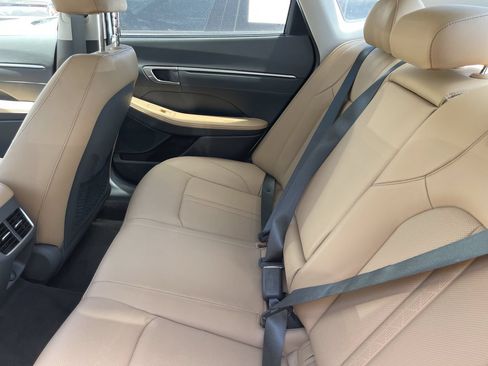 Used 2023 Hyundai Sonata Limited w/ Cargo Package FWD image 8