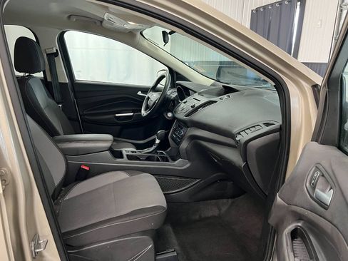 Used 2017 Ford Escape SE w/ SE Cold Weather Package FWD image 11
