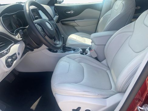 Used 2019 Jeep Cherokee Limited AWD/4WD image 11