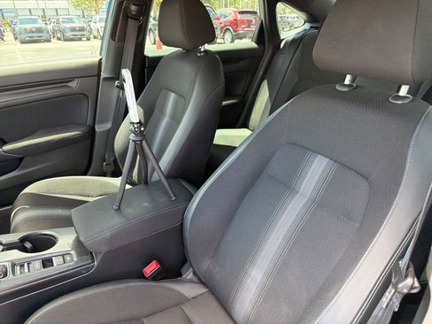 Used 2025 Honda Civic Sport image 32